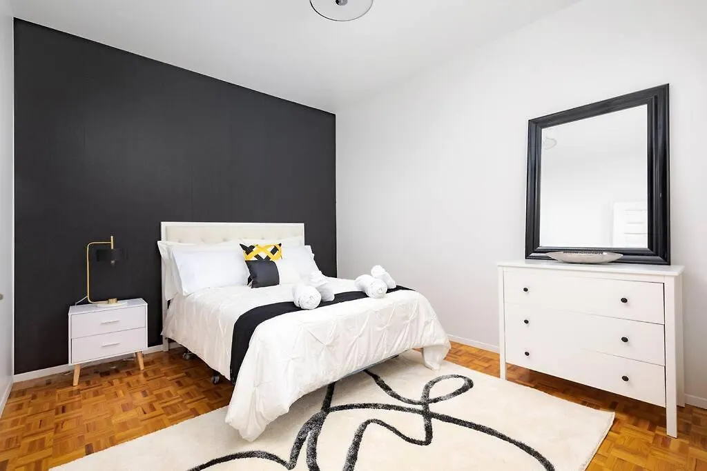 公寓 Charming 4 Bed Home With 2Parking 多伦多