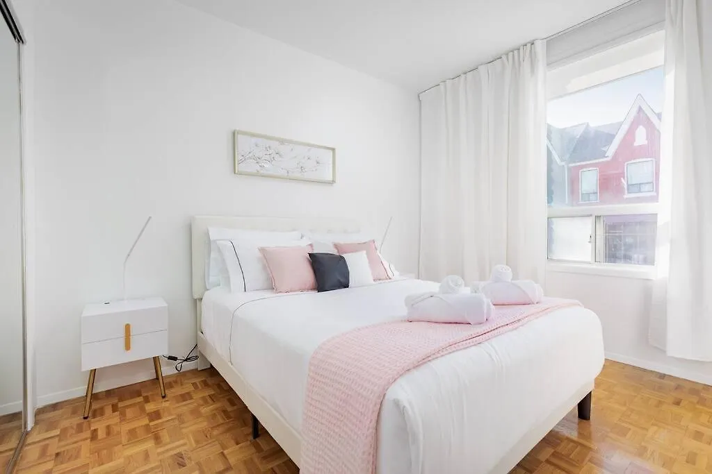 公寓 Charming 4 Bed Home With 2Parking 多伦多