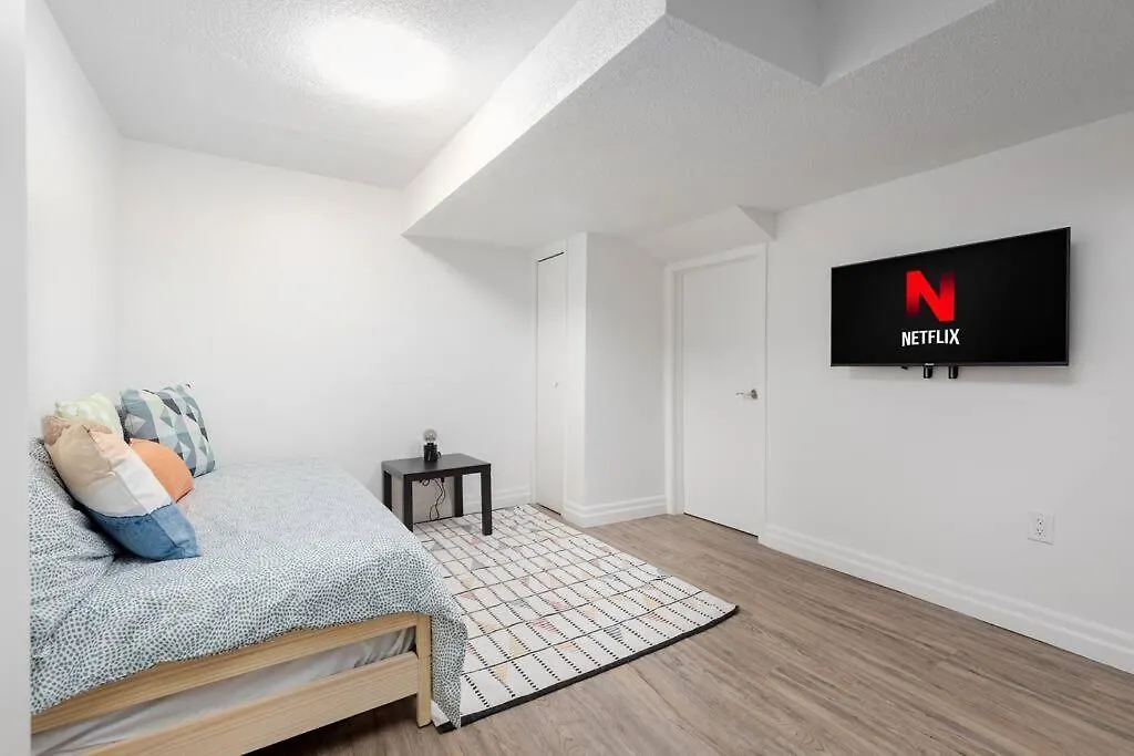 公寓 Charming 4 Bed Home With 2Parking 多伦多 加拿大